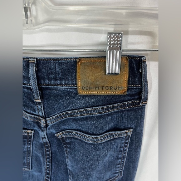 The  Yoko High Rise Slim
Denim Forum. Aritzia (Ink Blue) - Picture 10 of 10